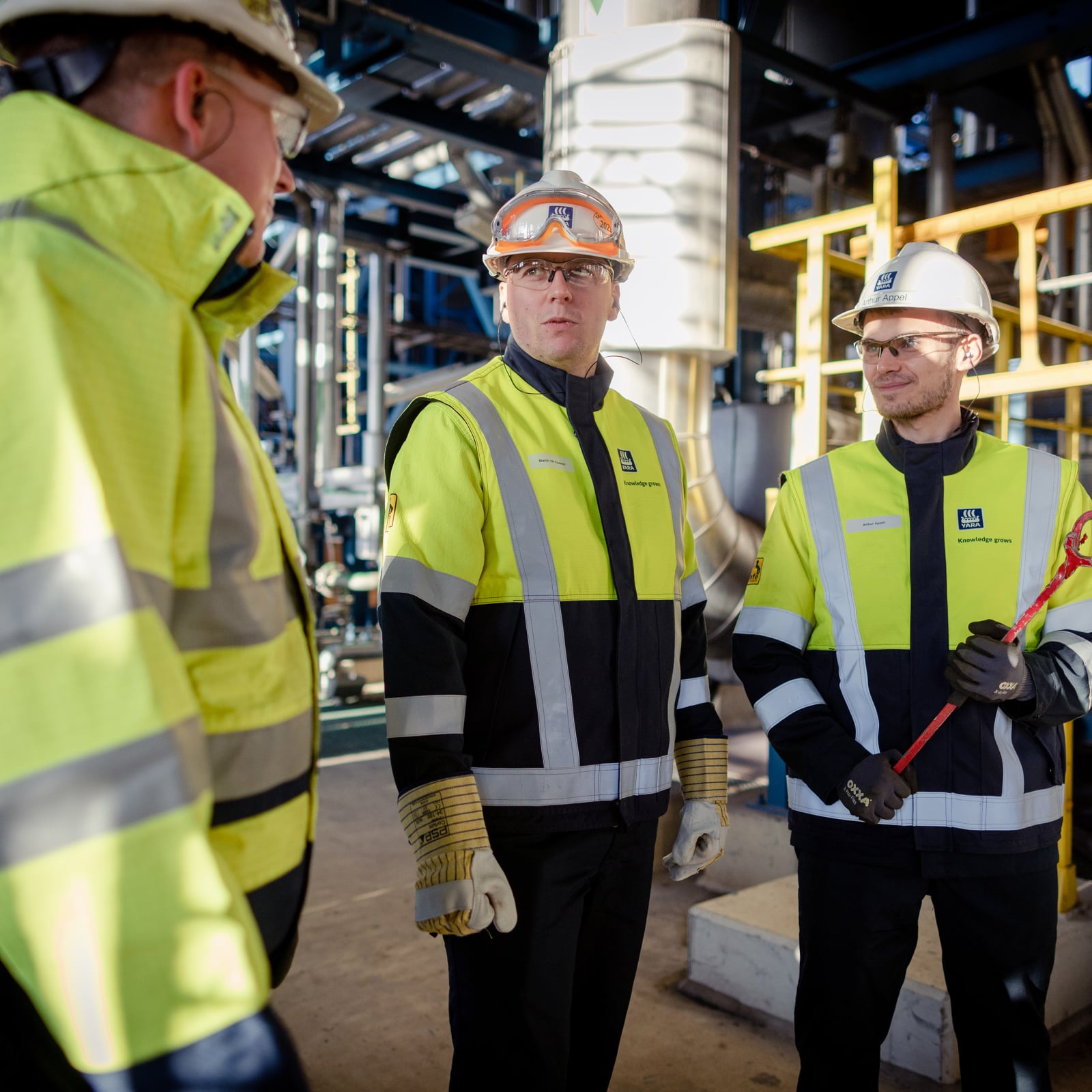 Marijn operator + collega's in loods 2